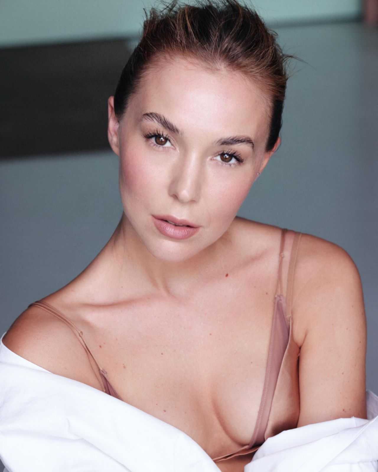 Sara Ester Mi.