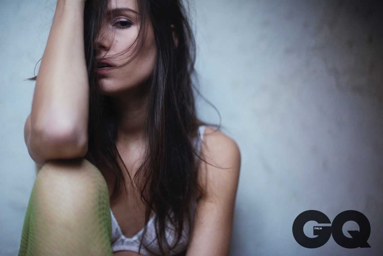 Camilla De.