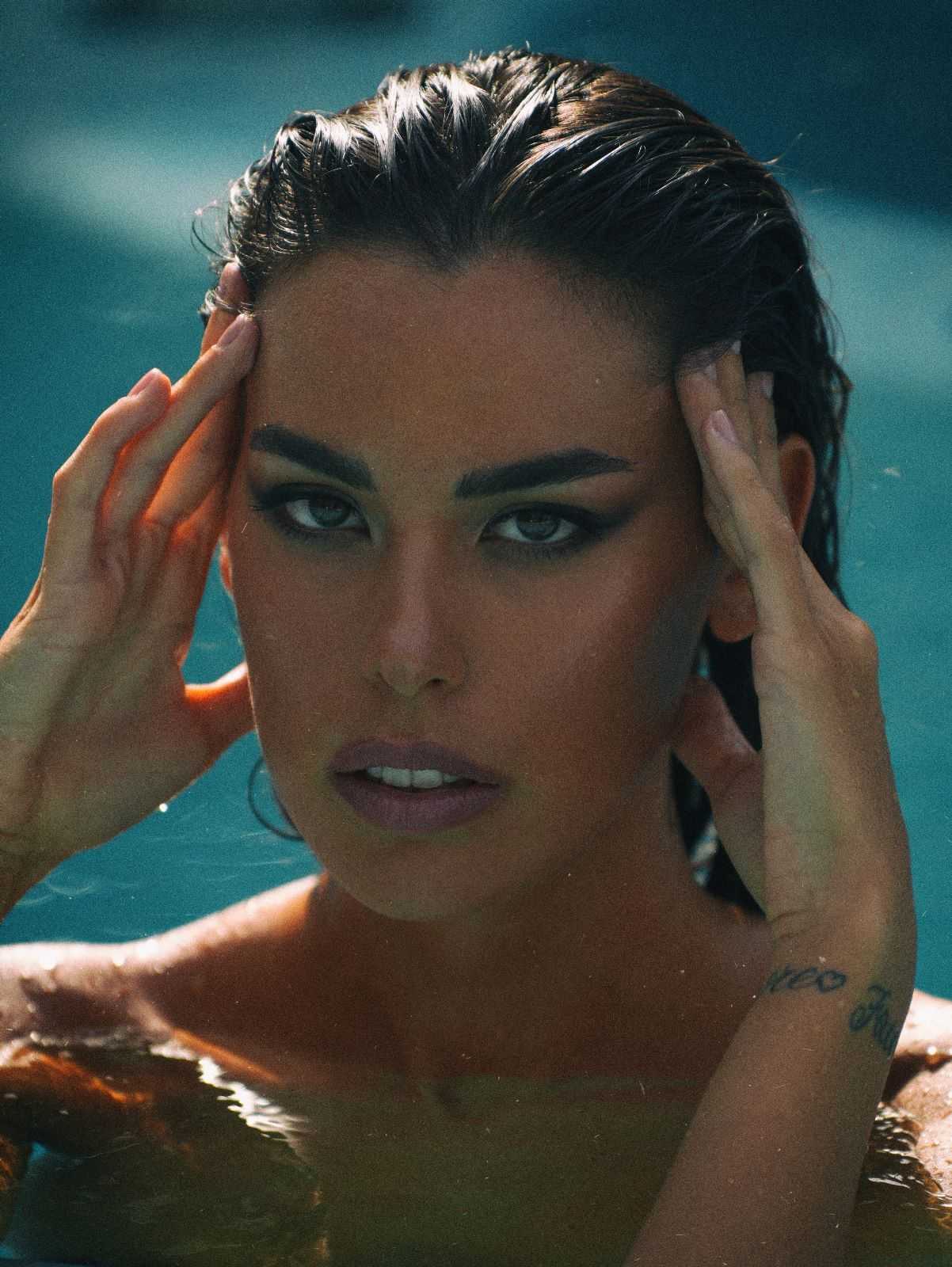 Arianna Ni.