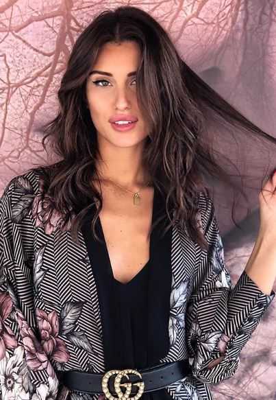 Camilla De.