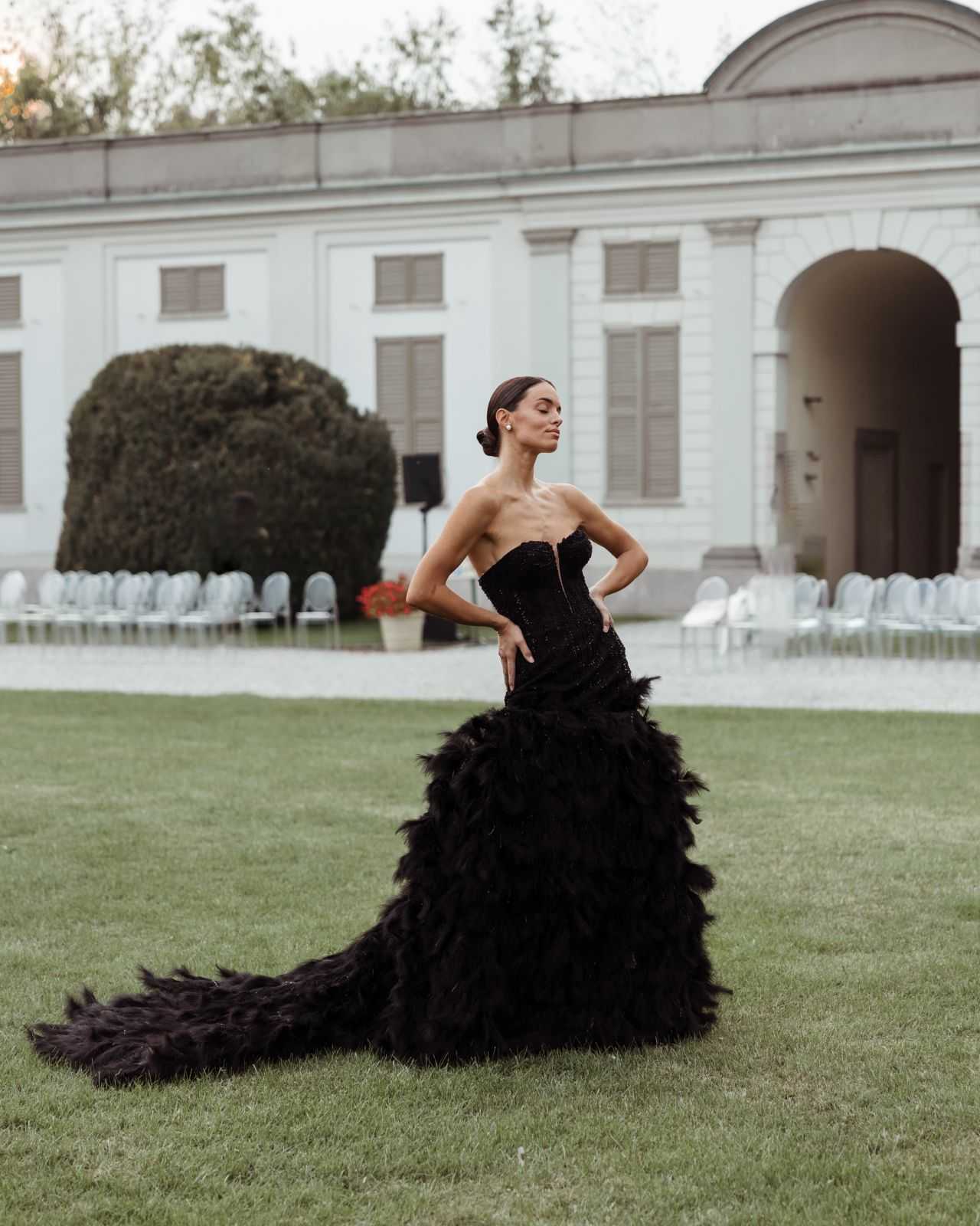 Elena Ba.