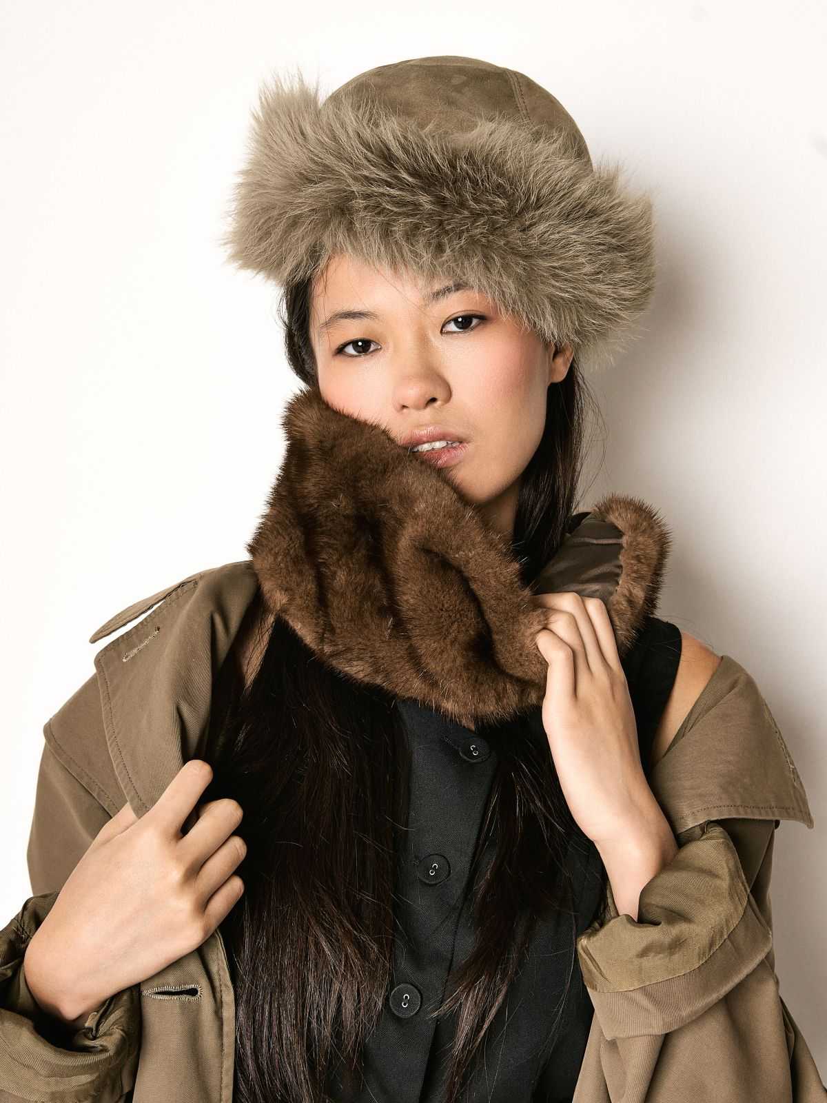 Zhenni Li.