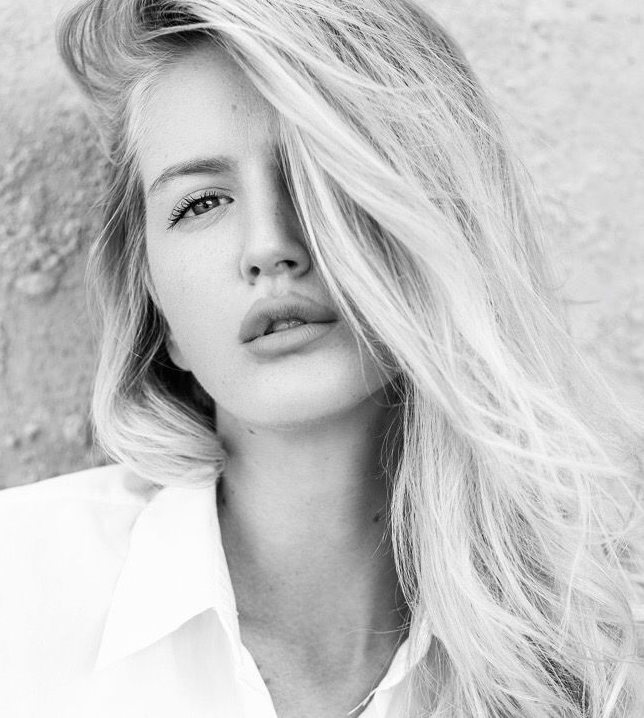 Lucia Pe.