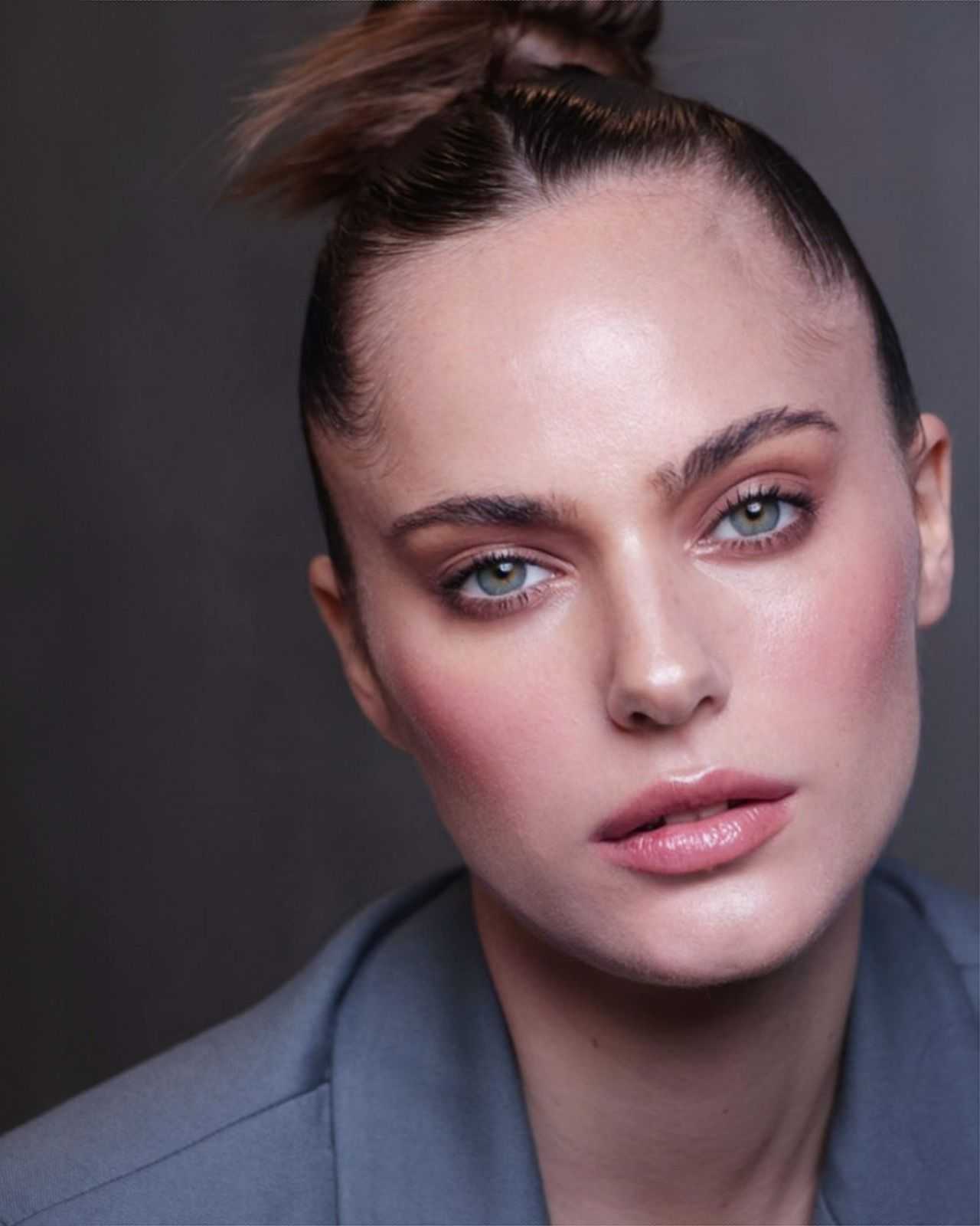 Francesca Ba.