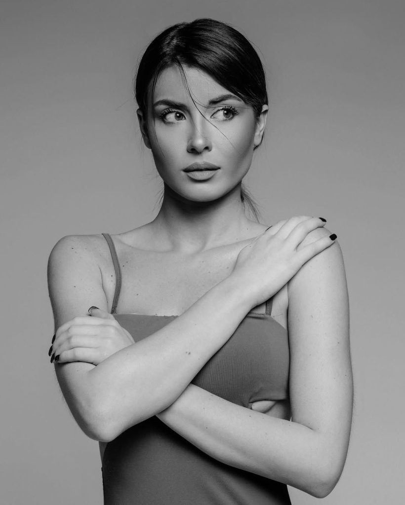 Laura Bo.