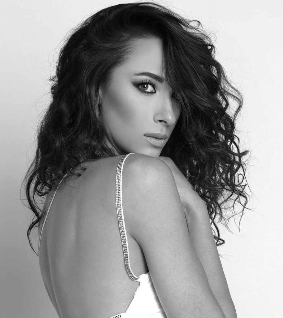 Elena Be.