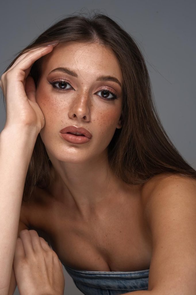 Anna De.