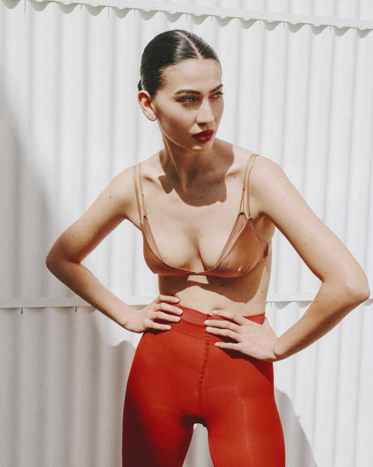 Alessia Ar.
