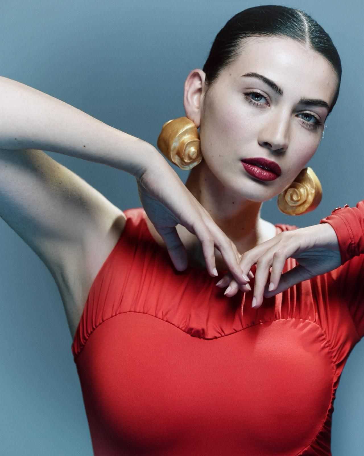 Alessia Ar.