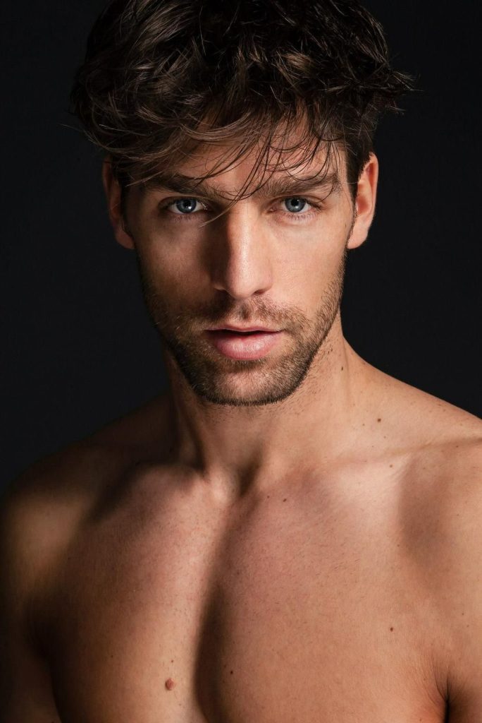 Ryan Joseph Zo.