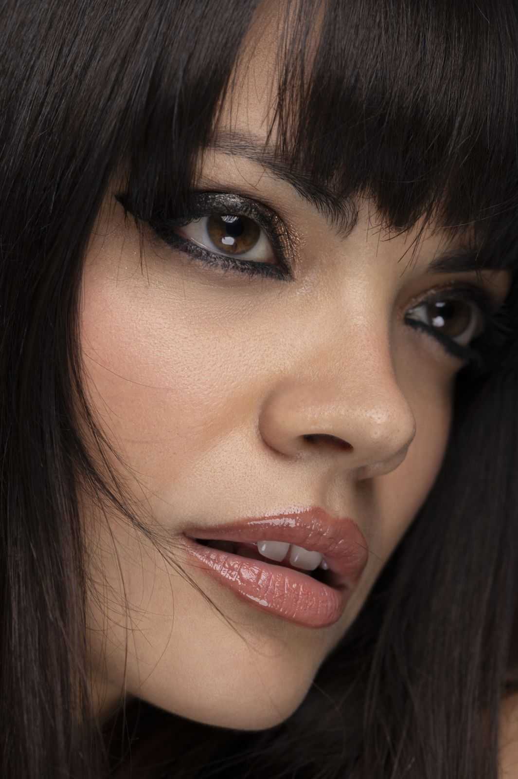 Valeria Ni.