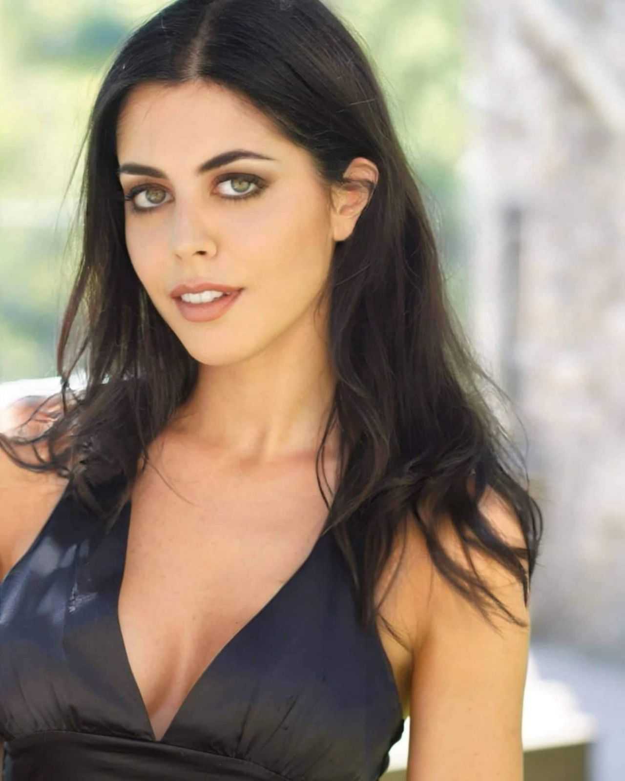 Chiara Om.
