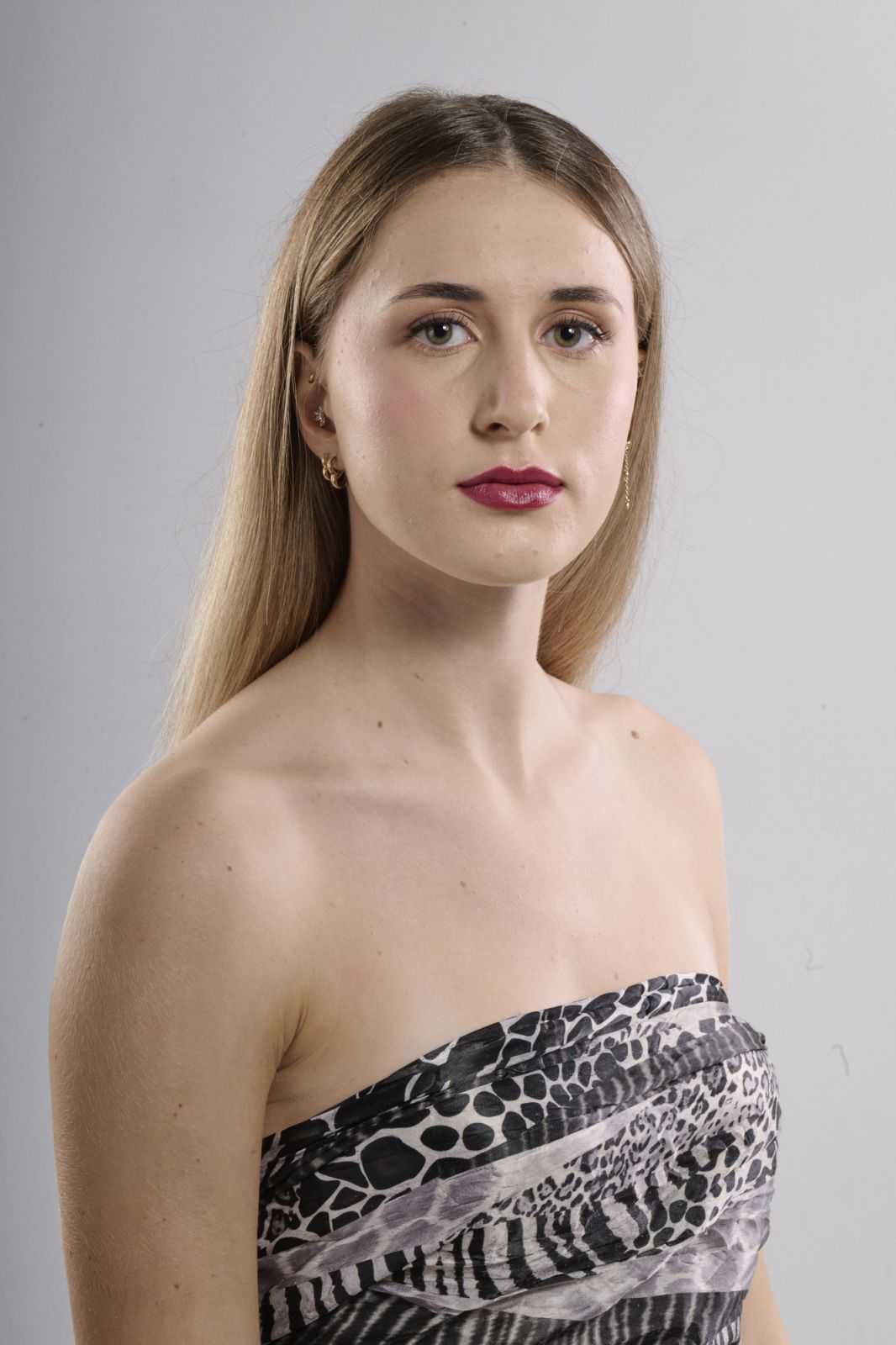 Rebecca Mo.