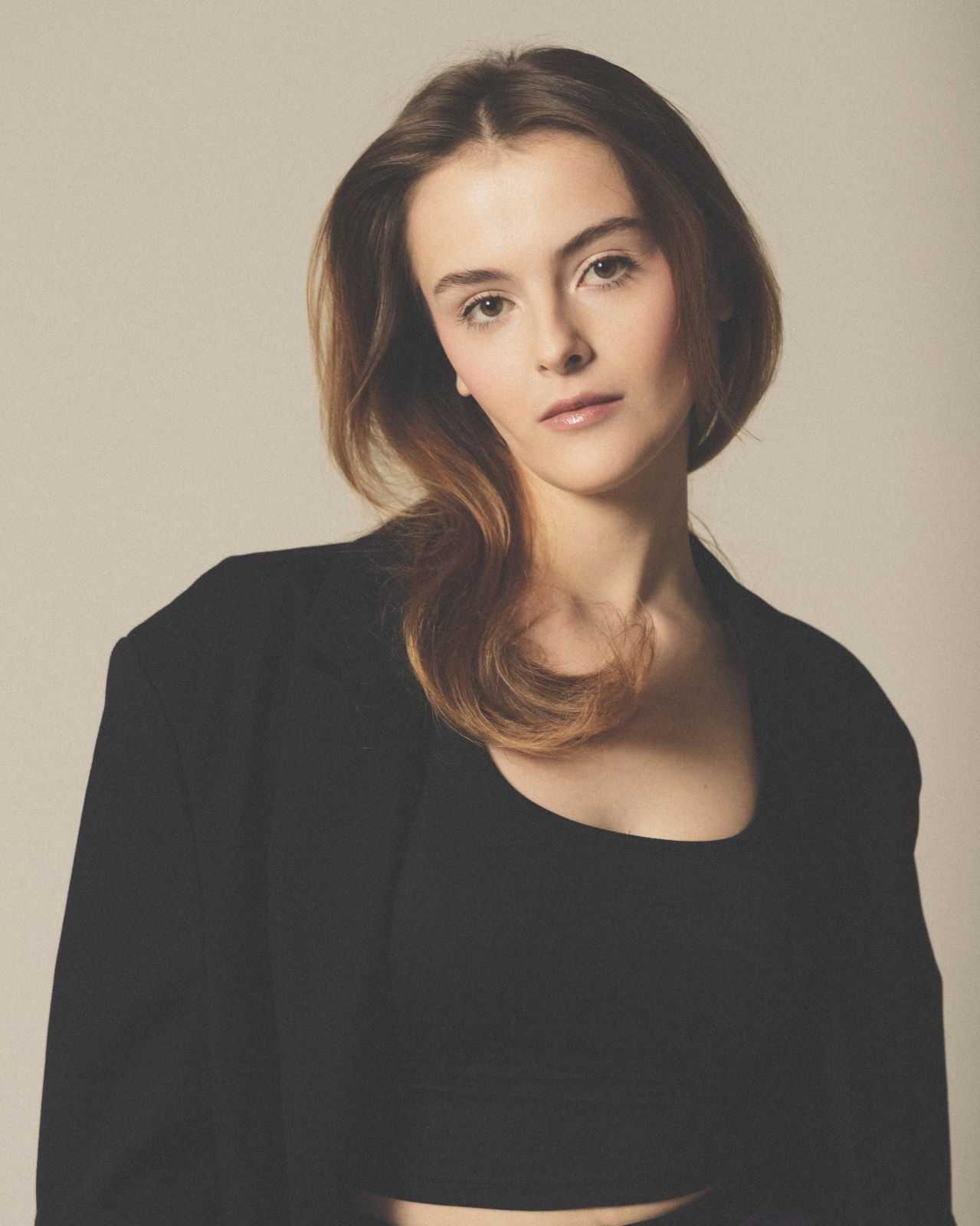 Amelia Iw.