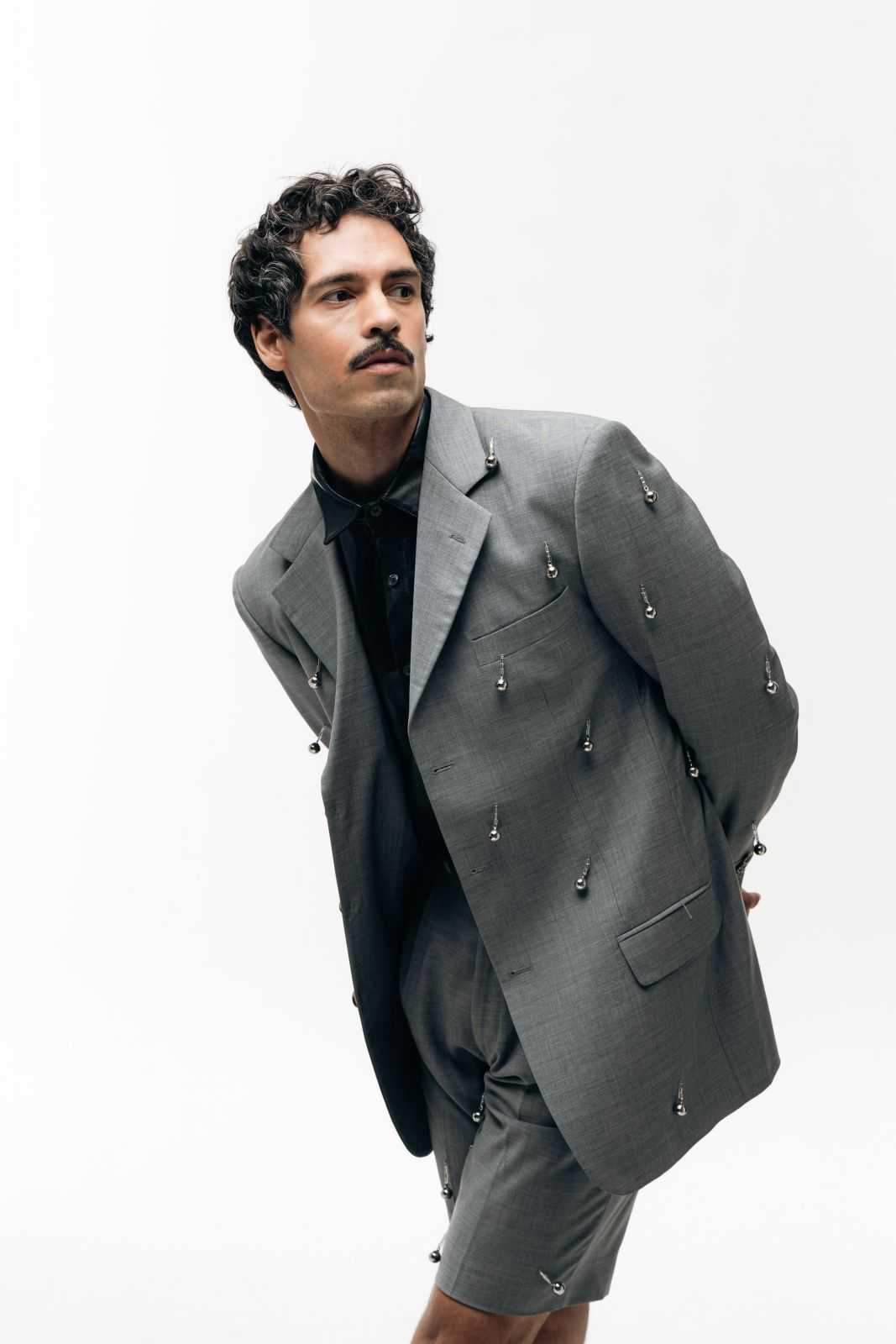Victor Ro.