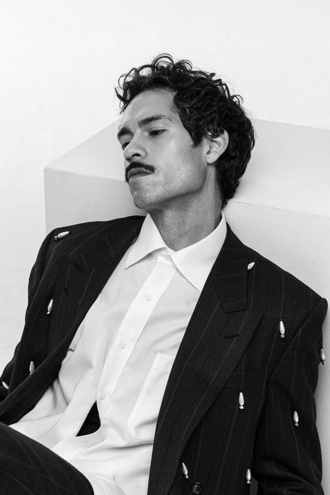 Victor Ro.