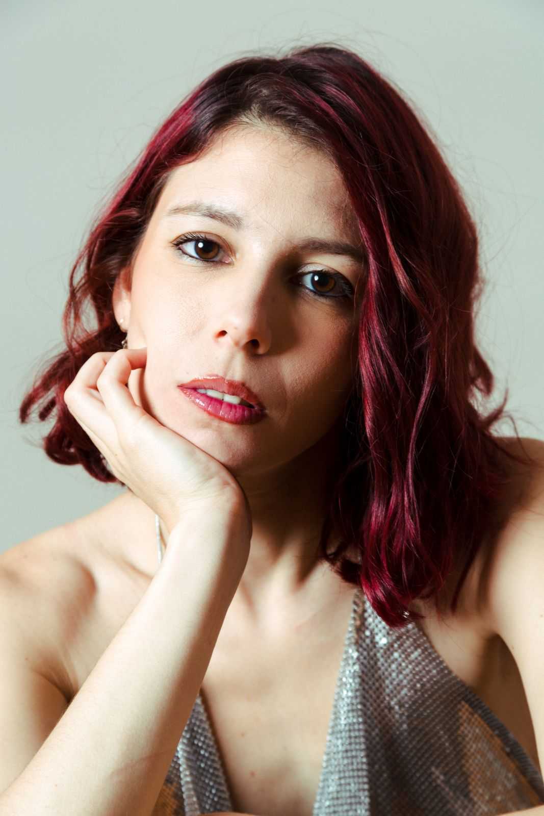 Francesca De.