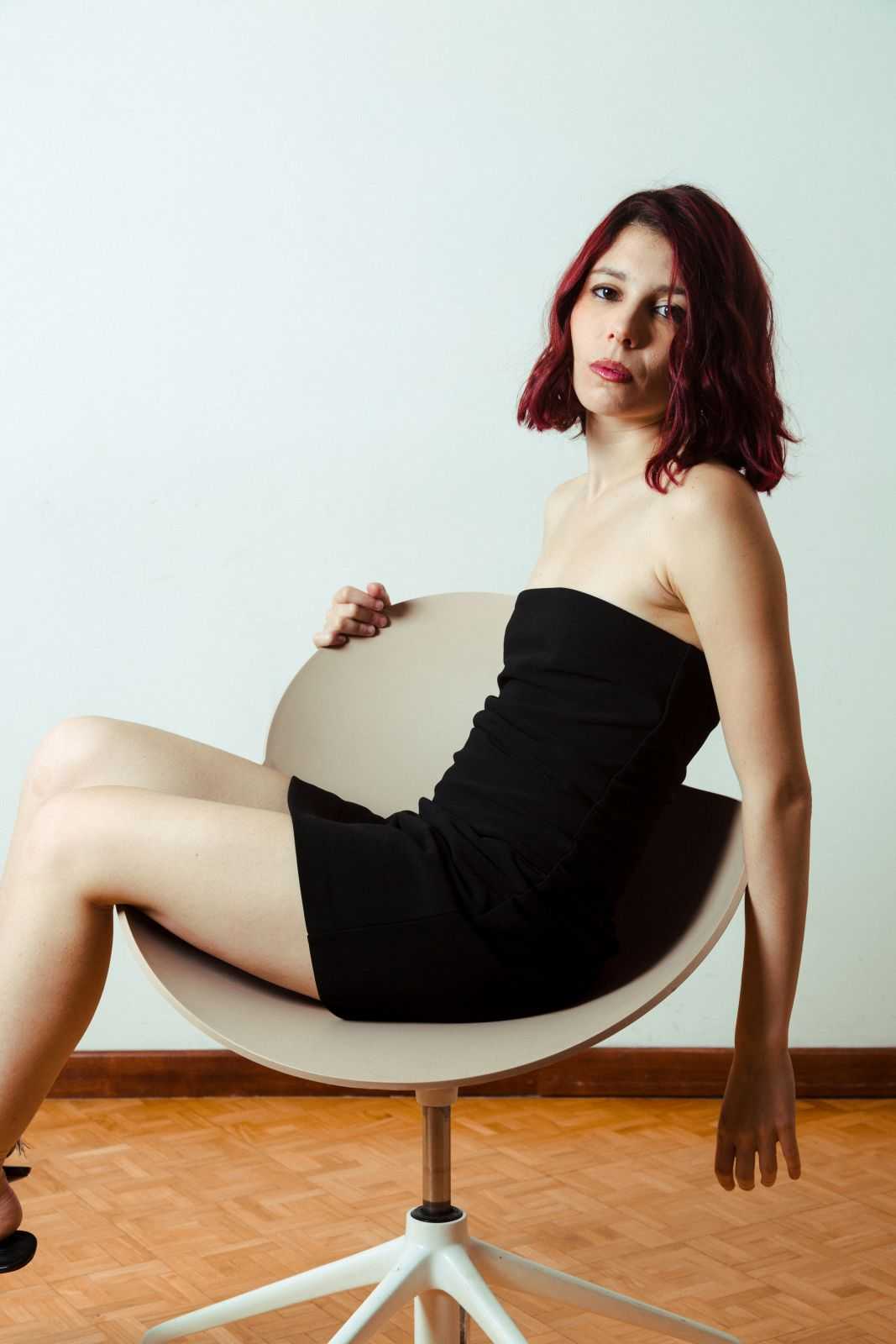 Francesca De.