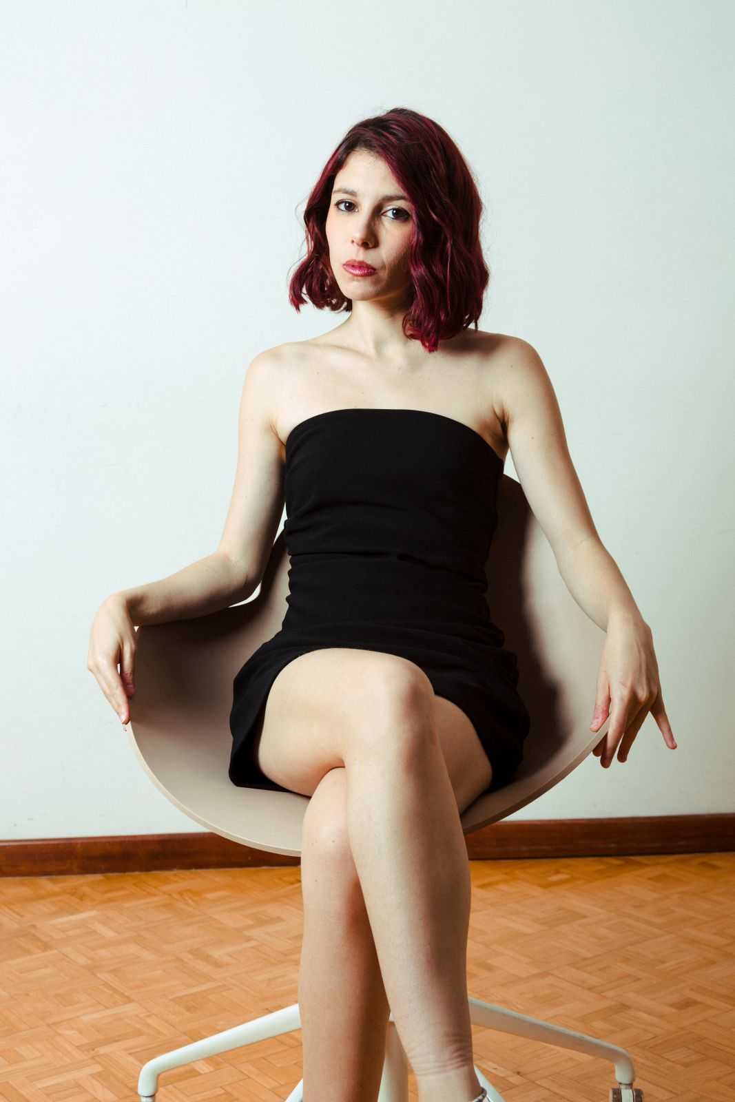 Francesca De.