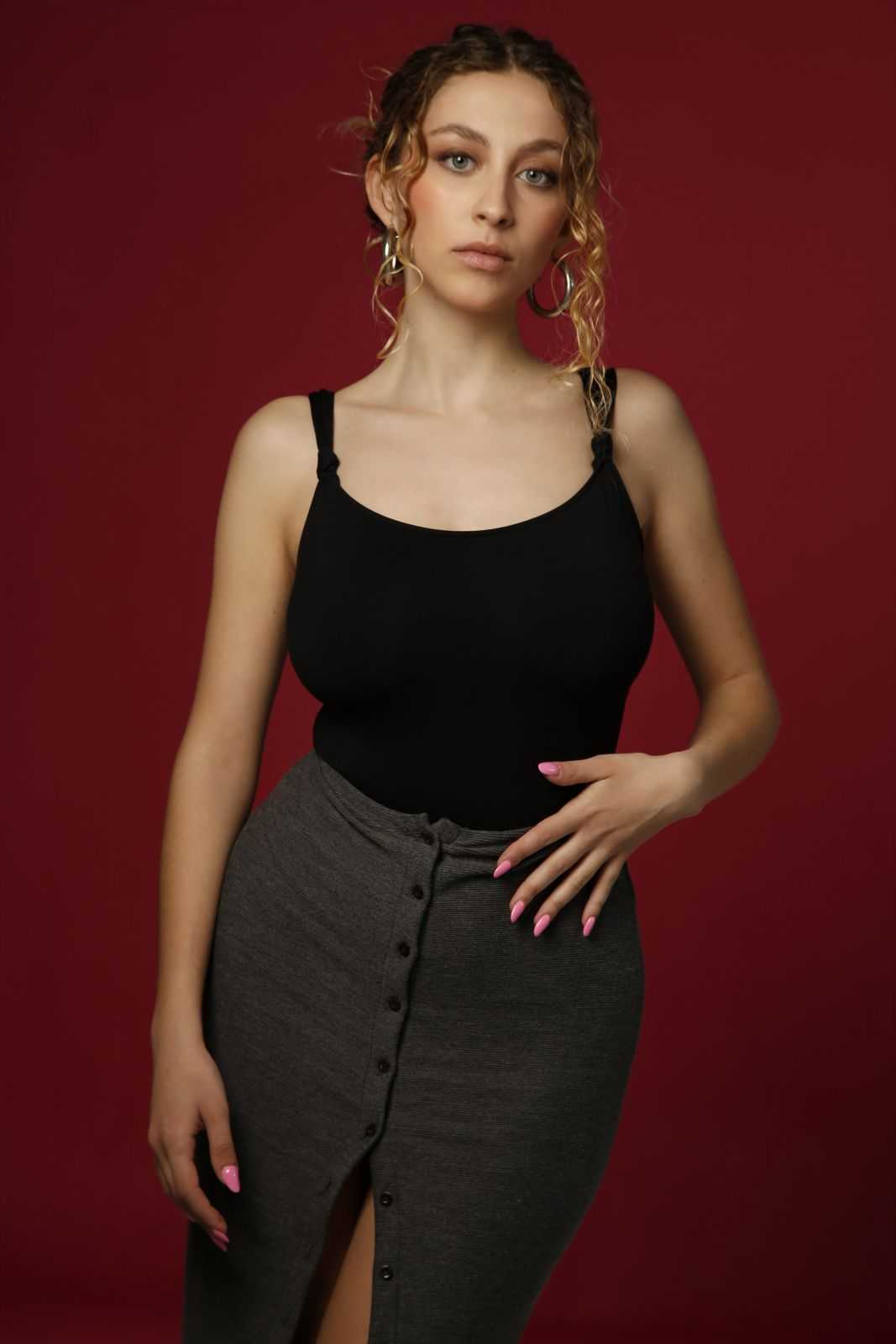 Noemi Ru.