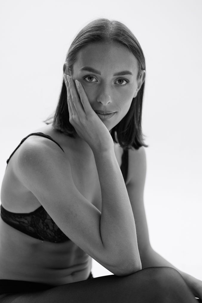 Laura De.