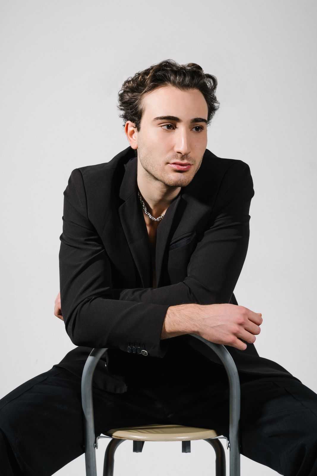 Ethan Andrea La.