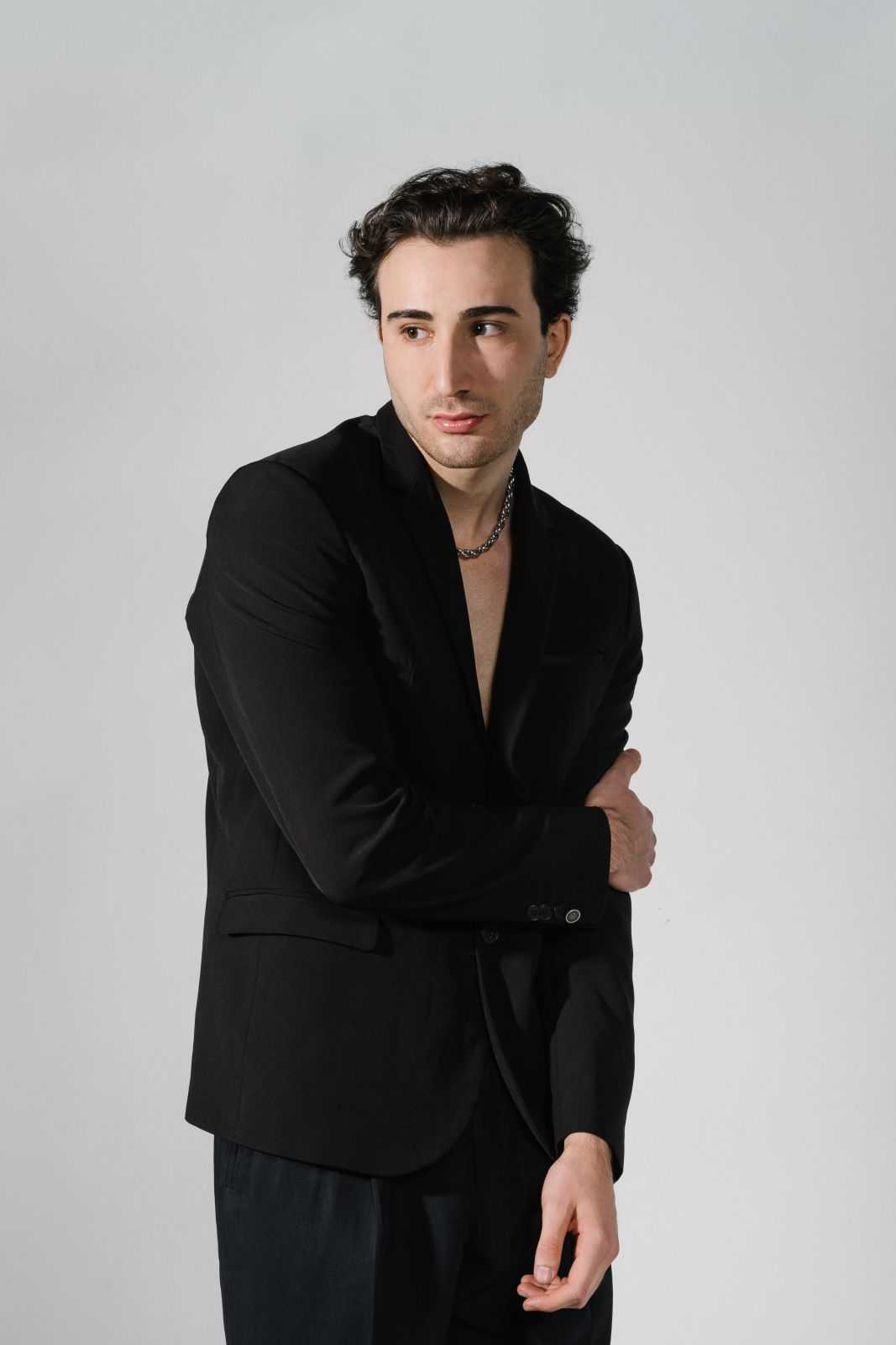 Ethan Andrea La.