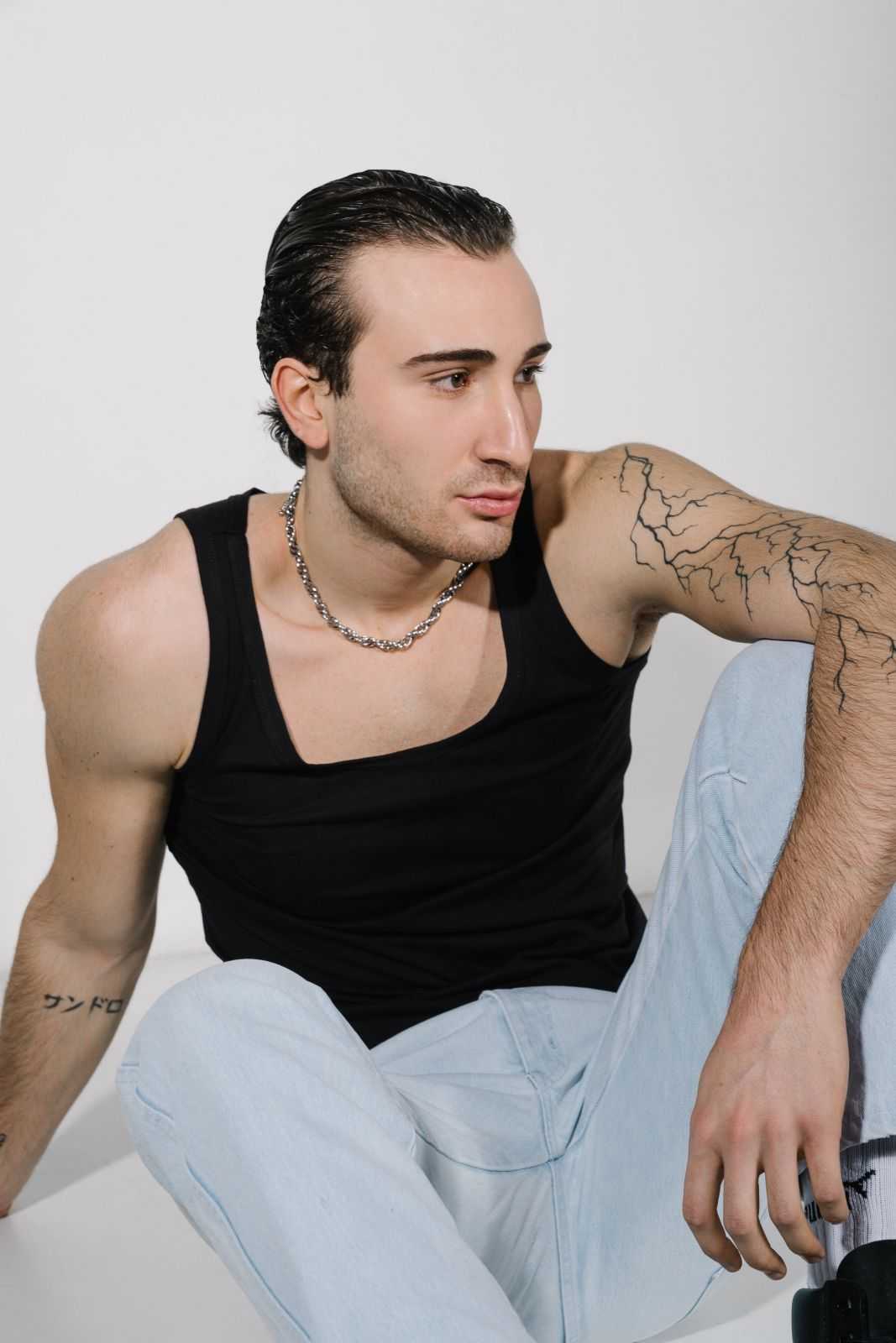 Ethan Andrea La.
