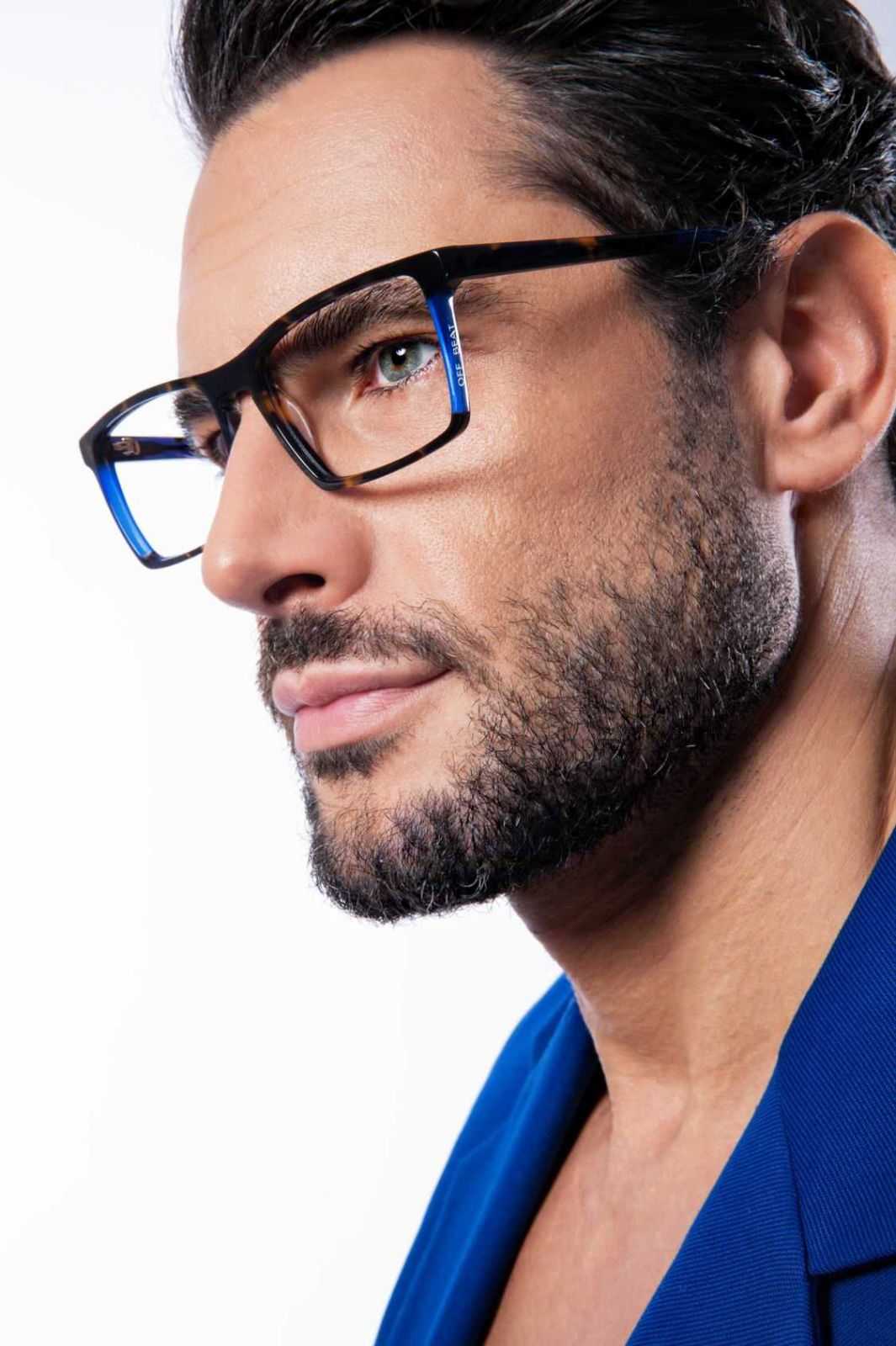 Andrea De.